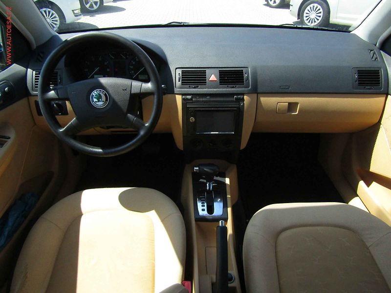 Škoda Fabia (2001) 1.4MPi, AT, AC, výhř.sed. - fotka 7 z 18