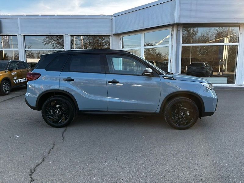Suzuki Vitara 4x4 automat Black Edition - fotka 8 z 10