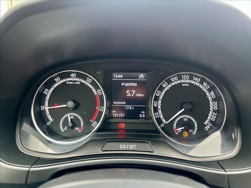 Škoda Fabia 1,0 STYLE / LED / kamera / ČR - fotka 21 z 48