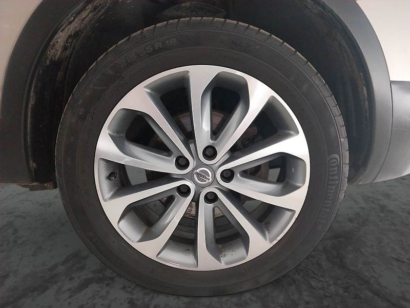 Nissan Qashqai (2012) 1.6 dCi, 4X4, Serv.kniha - fotka 15 z 19