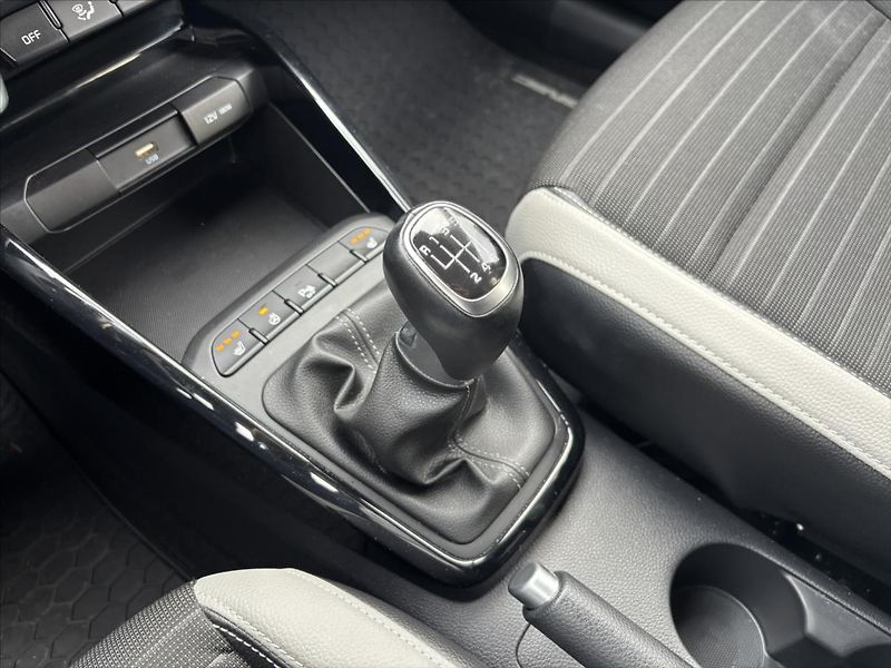 Kia Stonic 1,0 TGDi 73kW TOP ZÁRUKA NAVI - fotka 25 z 38