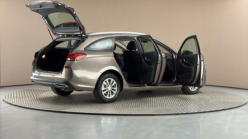 Hyundai i30 1.0 T-GDI Comfort Kombi - fotka 6 z 22