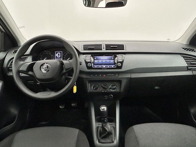 Škoda Fabia 1.0 TSI Active Plus - fotka 5 z 23