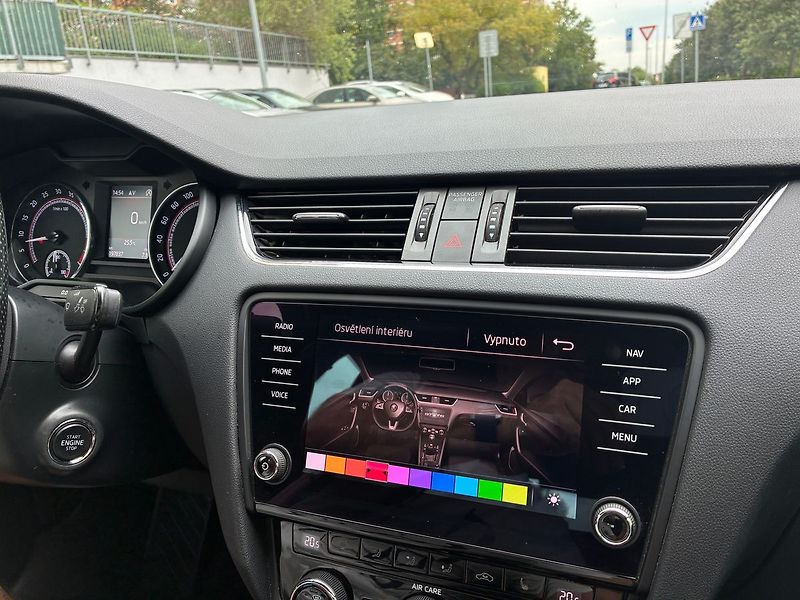 Škoda Octavia 2.0 TDI 135 kW RS ČR - fotka 14 z 30