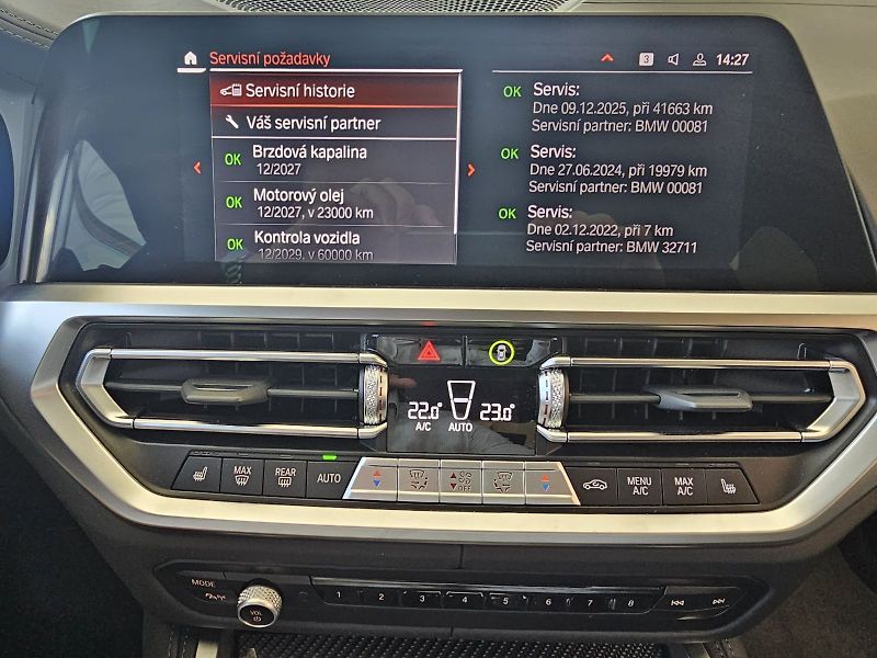 BMW Řada 4 M440i xDrive - fotka 33 z 36