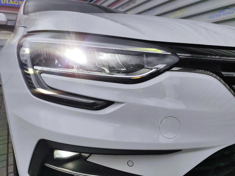 Renault Mégane 1,3TCe Intens AT, EDC, ČR, TZ - fotka 9 z 40