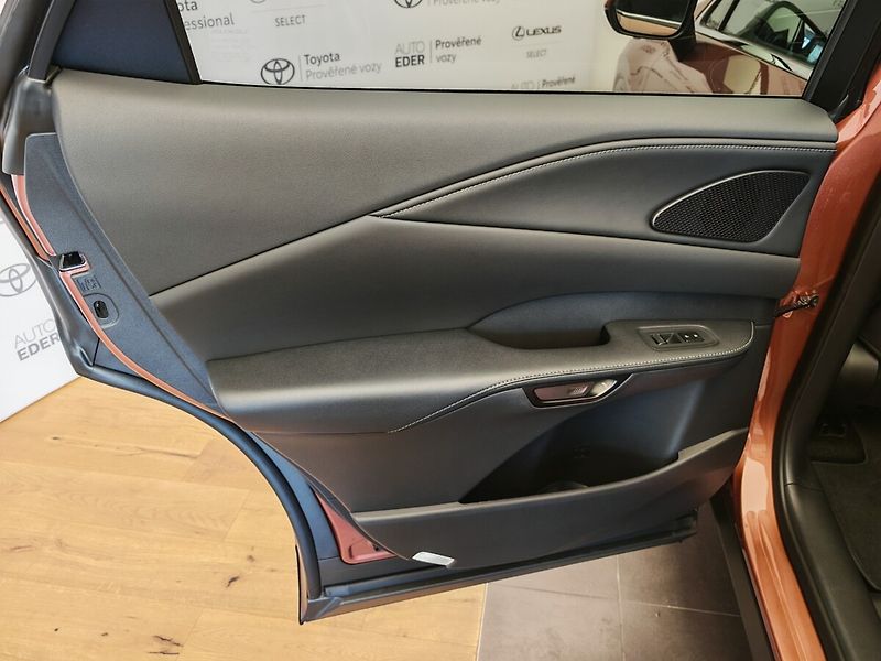 Lexus RX 450H+ Comfort Plus - fotka 30 z 45