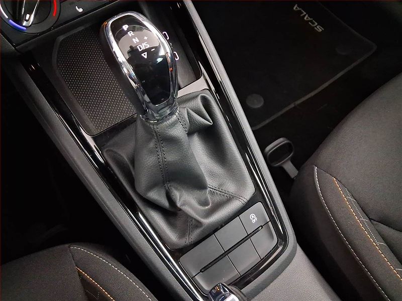 Škoda Scala (2022) 1.0 TSI, Automat, Tempomat - fotka 18 z 19