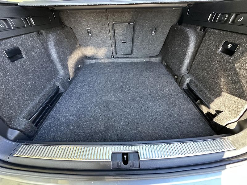 Škoda Superb (2021) KOMBI 2.0TSI/140kW* DSG* - fotka 32 z 39