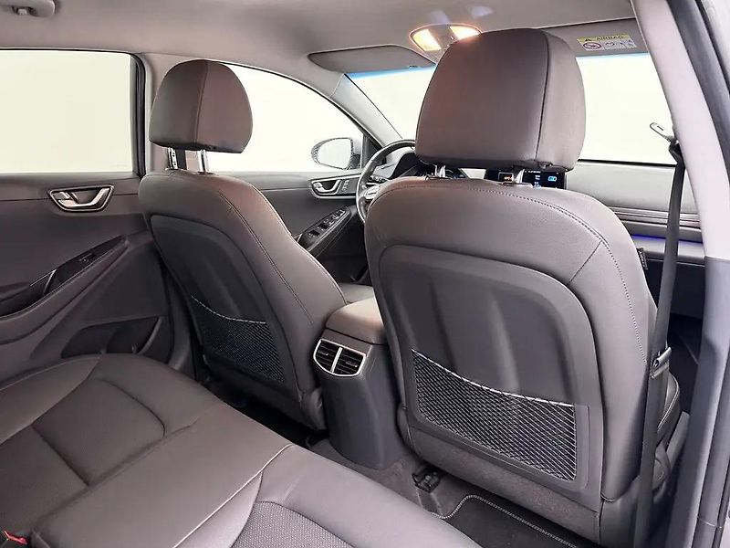 Hyundai Ioniq 100kW 38kWh Premium Tepelko TZ - fotka 12 z 16