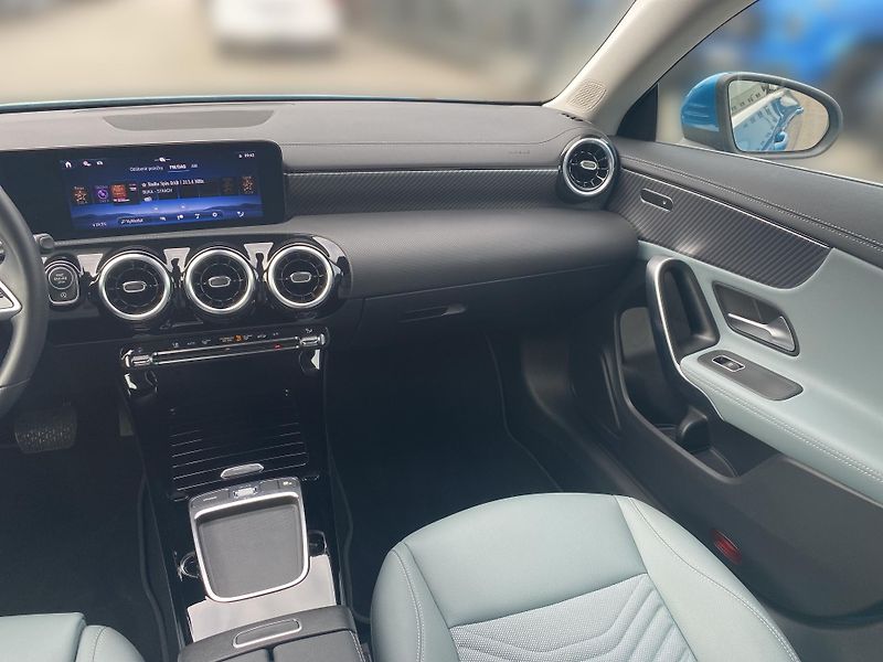 Mercedes-Benz CLA 180d SB Progressive - fotka 11 z 27