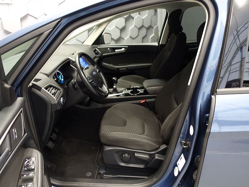 Ford S-MAX 110 kw, manuál, LED světlomety - fotka 26 z 38