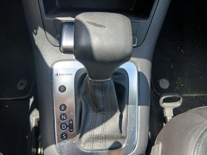 Volkswagen Tiguan 2.0 TSi 4x4 - fotka 25 z 36
