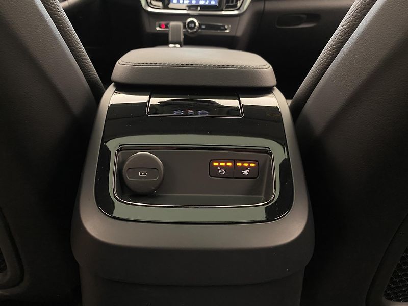 Volvo V90 T6 AWD RECHARGE DARK PLUS AUT - fotka 34 z 62