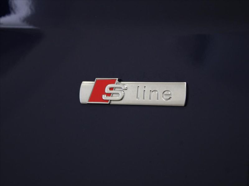 Audi Q5 2,0 eTFSi 270kW S-Line Vzduch - fotka 26 z 27
