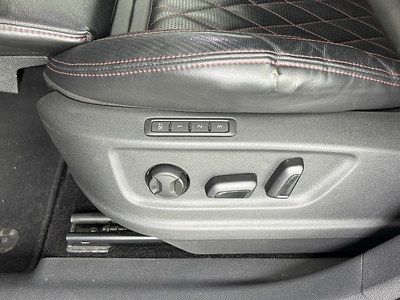 Škoda Kodiaq RS 4x4 DSG - fotka 27 z 30
