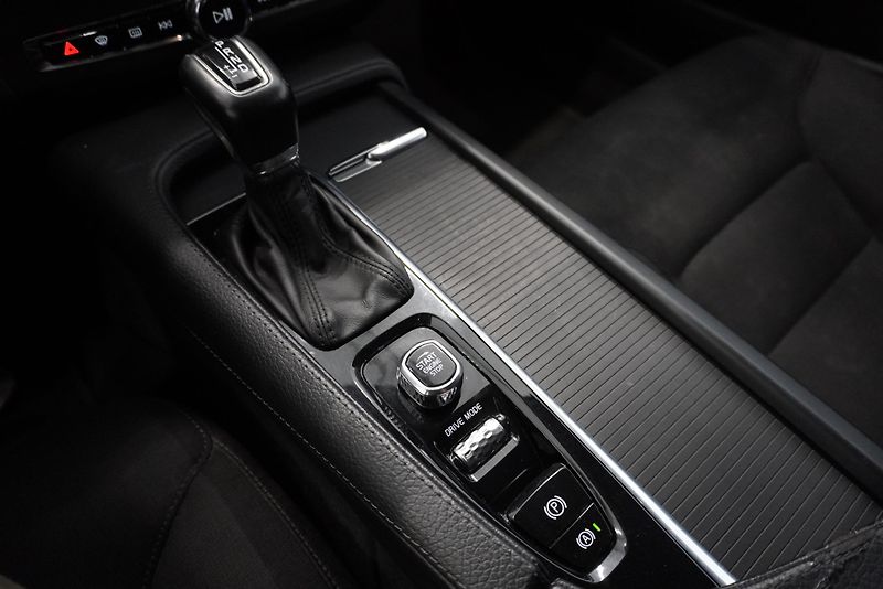 Volvo V90 2.0 D4 MOMENTUM AUTOMAT 8st. - fotka 20 z 31