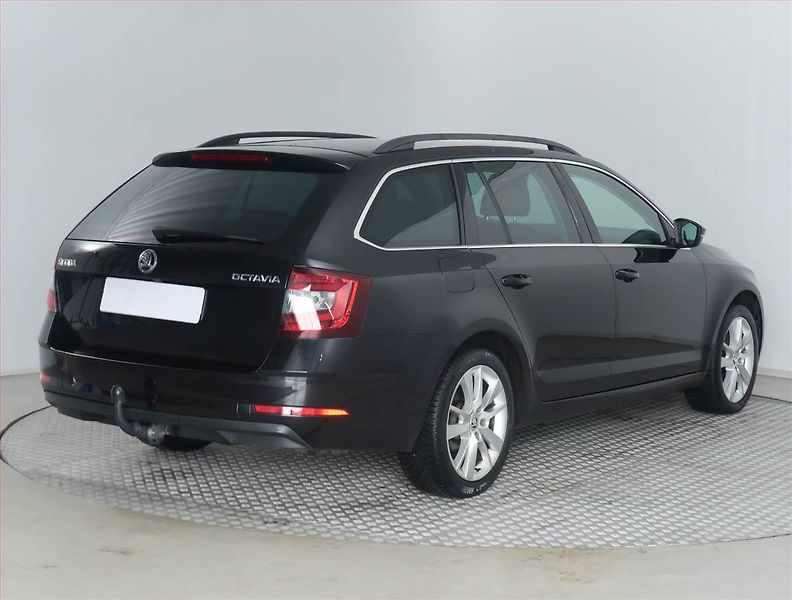 Škoda Octavia (2018) Style 1.6 TDI, Automat, Kůže - fotka 5 z 18