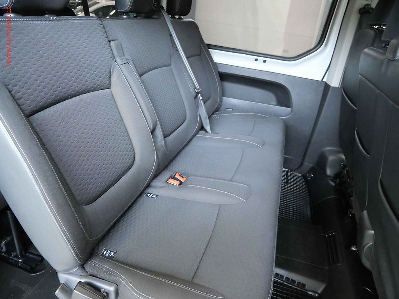 Opel Vivaro (2018) 1.6CDTi L2 9míst, 2.maj, AC - fotka 11 z 20