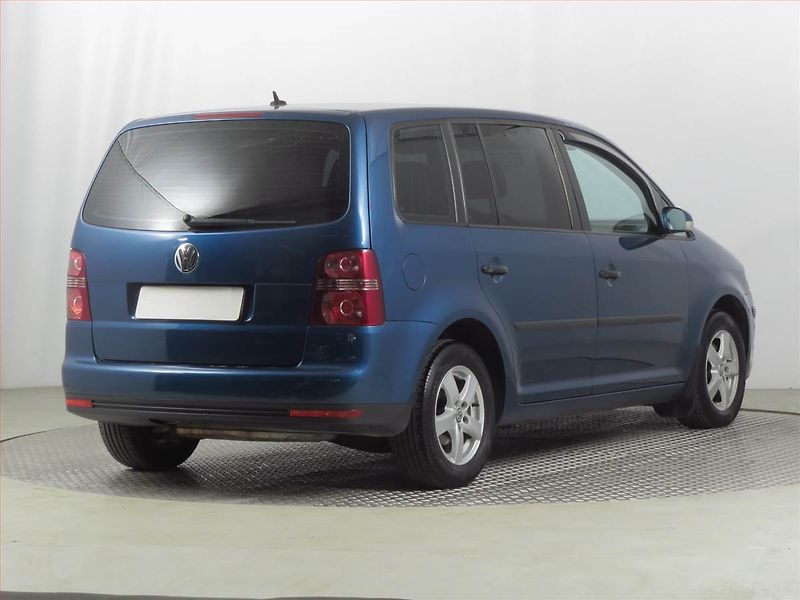 Volkswagen Touran (2009) 1.9 TDI, Automat, Serv.kniha - fotka 5 z 18