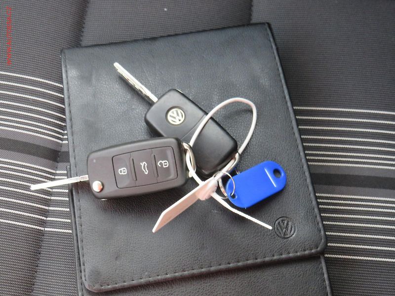 Volkswagen Golf (2013) 1.6TDi, 1.maj, AC, TZ, navi - fotka 20 z 20