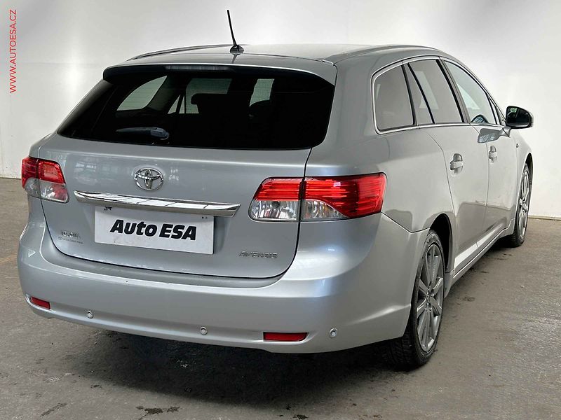 Toyota Avensis (2011) 2.2D-CAT, 2.maj,ČR, AT - fotka 4 z 17
