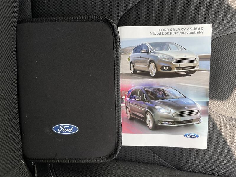 Ford S-MAX 2,0 EcoBlue AWD A8 Titanium TZ - fotka 18 z 23