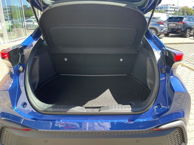 Toyota C-HR 1,8 Comfort Business - fotka 7 z 11