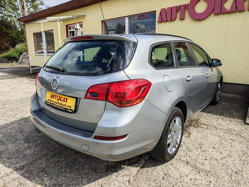 Opel Astra (2012) 1.4i 16V LPG Klima/1MAJ/ESP - fotka 3 z 23