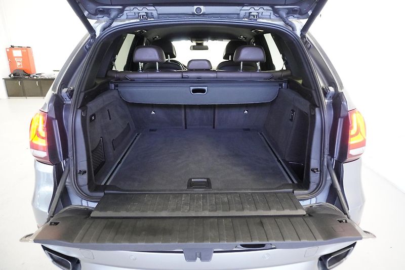 BMW X5 (2015) M50D SUV XDRIVE STEPTRONIC - fotka 11 z 42