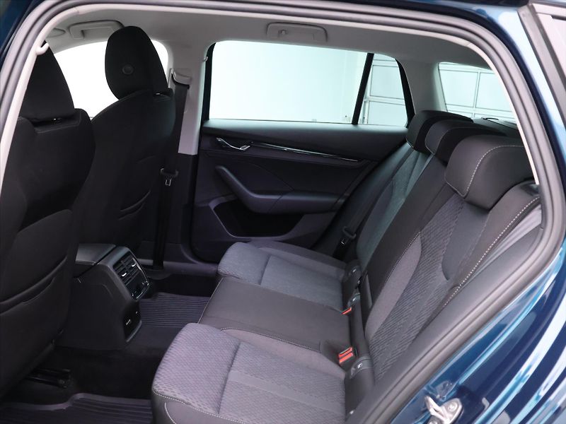 Škoda Octavia 2,0 TDI 110kW DSG LED Clever D - fotka 15 z 36