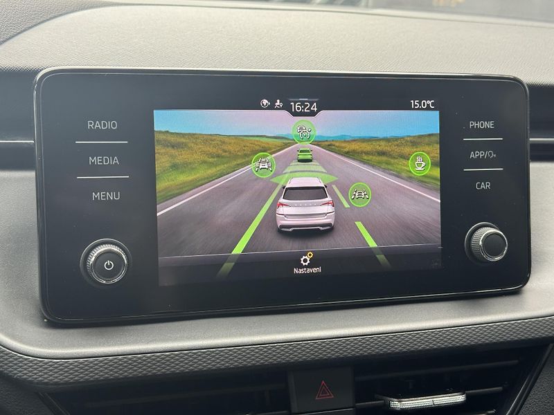 Škoda Kamiq (2021) 1.0TSi DSG Style, Kamera, ACC  - fotka 31 z 43