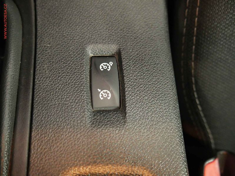 Renault Fluence (2011) 1.6 16V, AC, STK3/28 - fotka 16 z 18