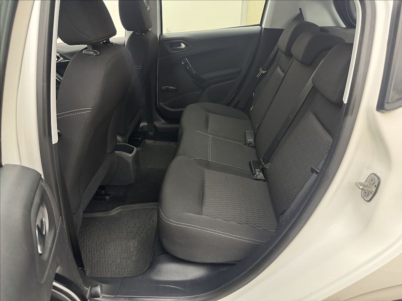 Peugeot 208 1,6 HDi DPH KLIMATIZACE LED ČR - fotka 26 z 29