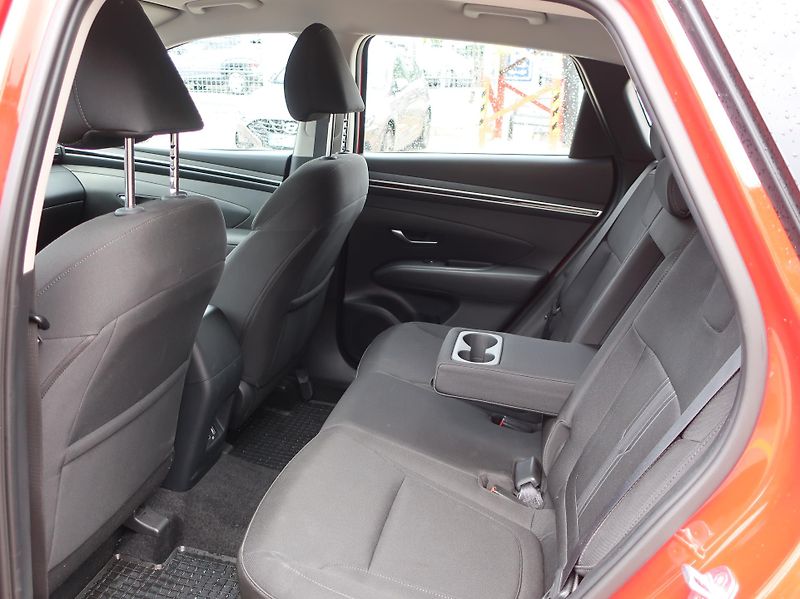 Hyundai Tucson 1.6T-GDi 110kW REZERVACE - fotka 14 z 24