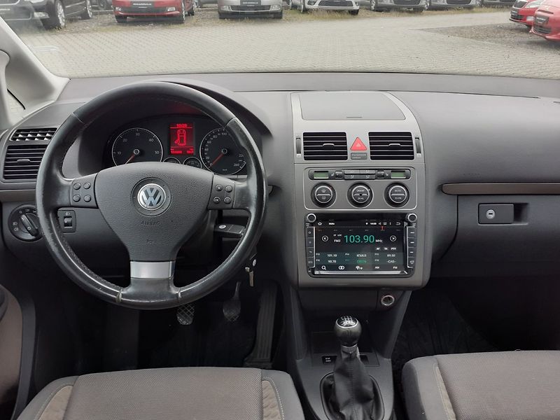 Volkswagen Touran (2007) Cross 2.0 TDi - fotka 7 z 32