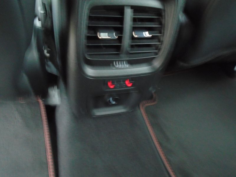 Ford Kuga 2.5 Plug-in-Hybrid ST-Line X  - fotka 28 z 44