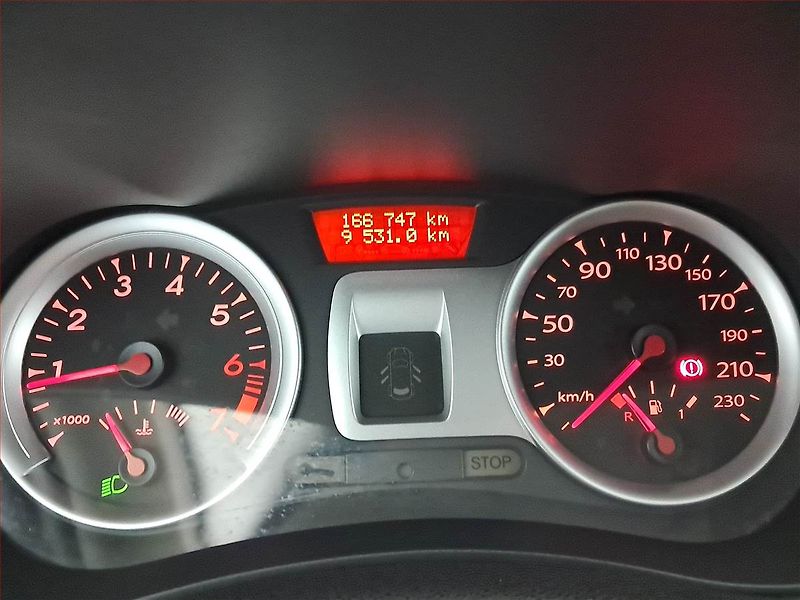 Renault Clio (2012) 1.2 16V , nová STK, pěkný stav - fotka 11 z 15