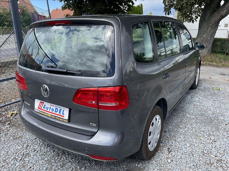 Volkswagen Touran 1,6 TDi  Navigace,Climatronic - fotka 7 z 49