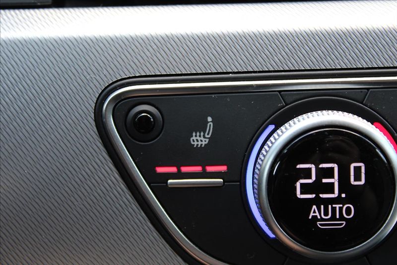 Audi A4 2,0 TDI  AUTOMAT,4x4,VIRTUAL - fotka 18 z 41