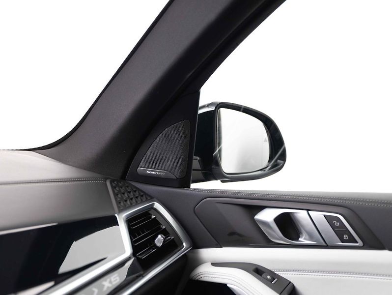 BMW X5 xDrive30d - fotka 16 z 22