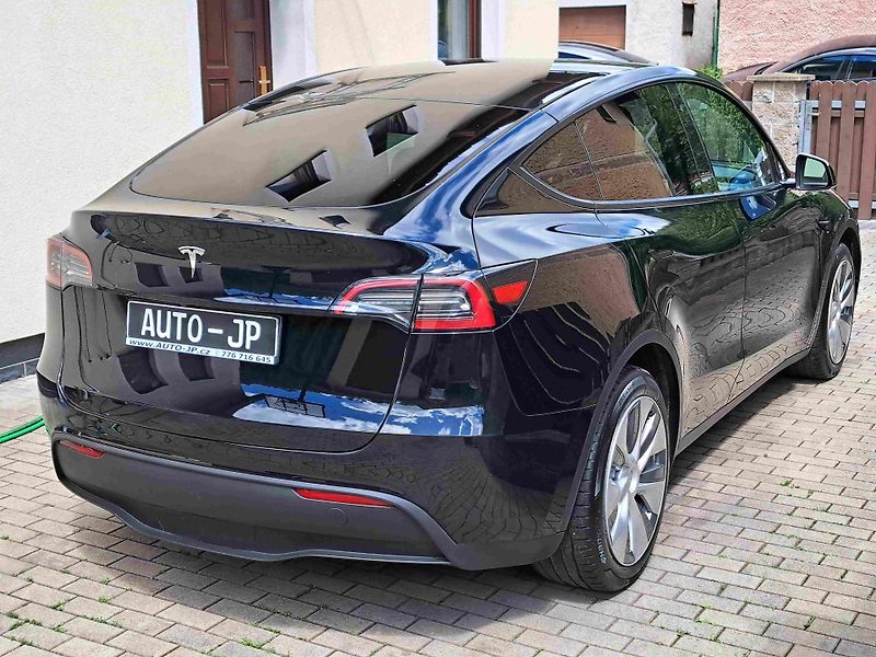 Tesla Model Y (2023) RWD 255kW Standard Rang SOH90% - fotka 3 z 17