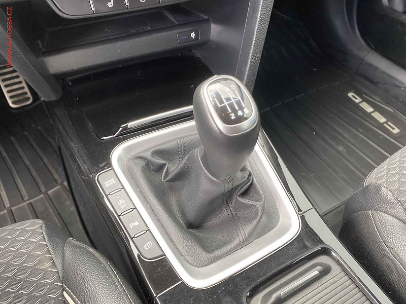 Kia Ceed (2022) 1.6 CRDi, 1.maj,ČR, LED - fotka 16 z 20