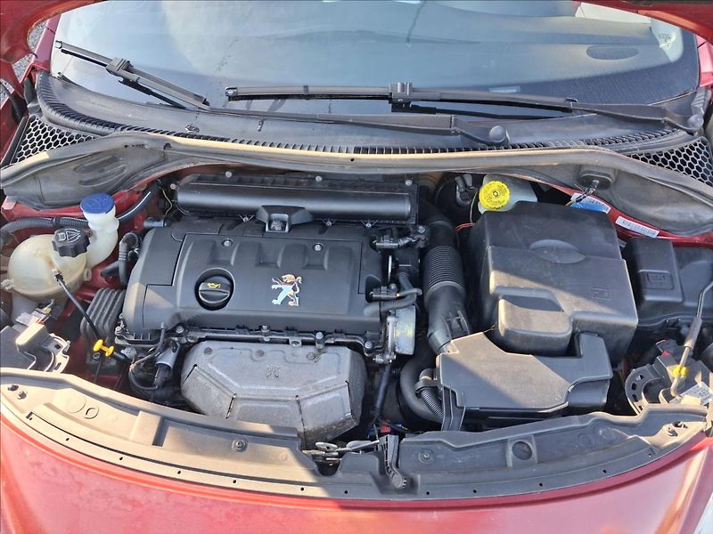 Peugeot 207 1,6 207 CC - fotka 12 z 12