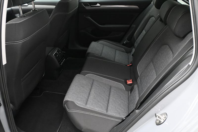 Volkswagen Passat 2,0 TDI 110 kW DSG Business Zá - fotka 14 z 32