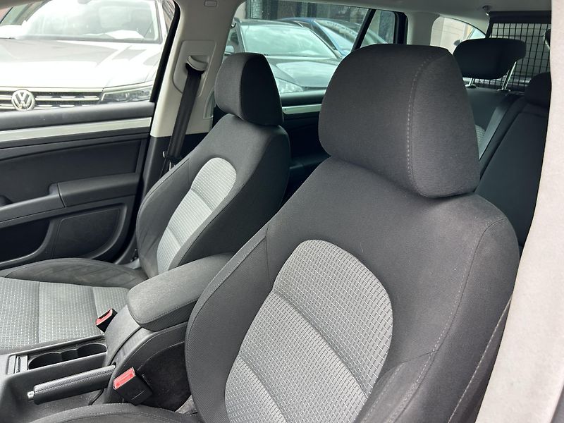 Škoda Superb (2012) 2.0 TDi 103 KW  - fotka 12 z 28