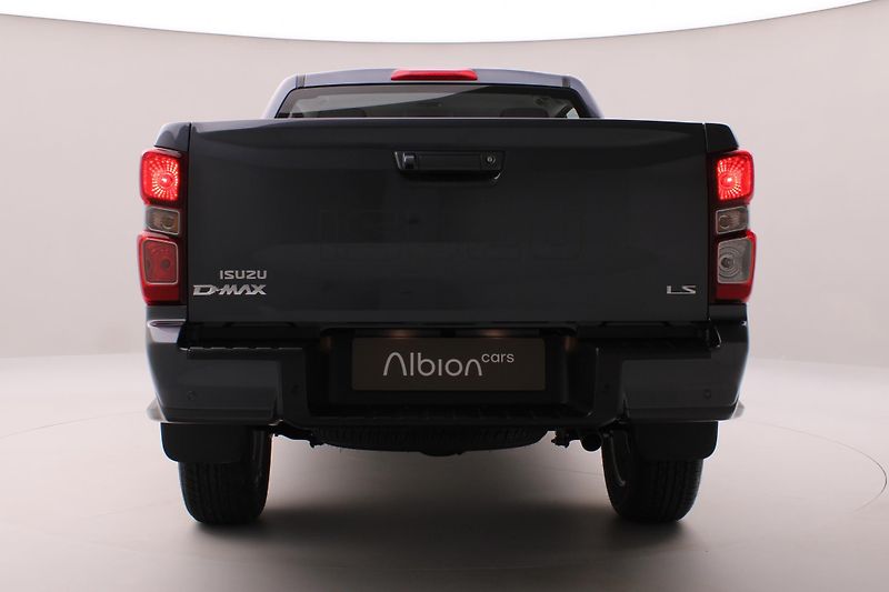 Isuzu D-Max (2025) Double Cab 1,9l LS 4x4 AUT - fotka 4 z 11