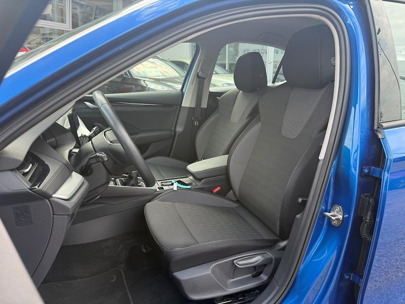 Škoda Octavia Selection 1.5 TSI 110kW - fotka 10 z 24