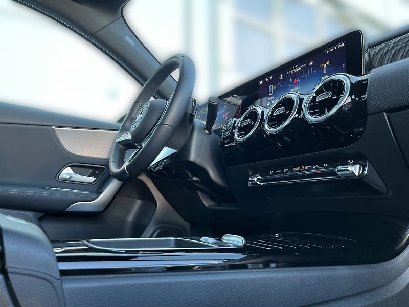Mercedes-Benz Třídy A A-Třída 180 Progressive Line - fotka 17 z 21