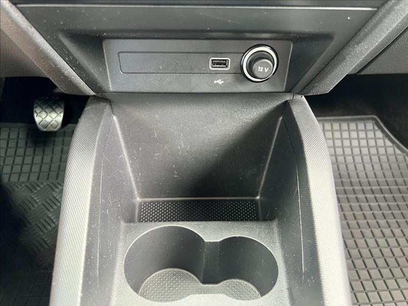 Škoda Fabia 1,0 STYLE / LED / kamera / ČR - fotka 34 z 48